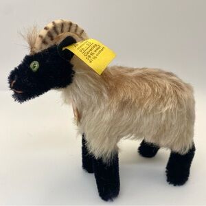 Vintage Steiff mountain sheep